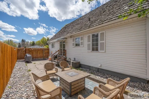$470,000 | 2095 S Boulevard, Idaho Falls, ID 83404