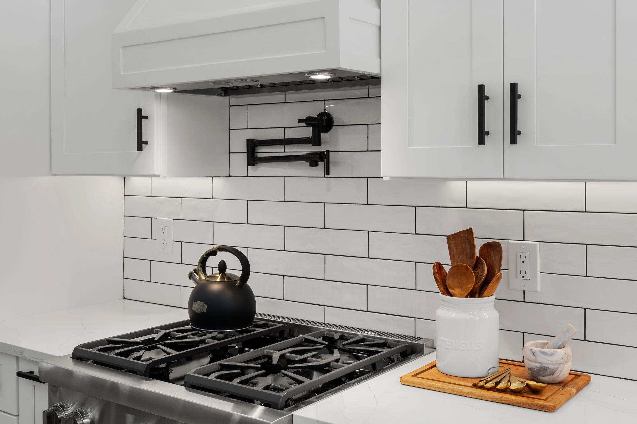 28 Spinnaker Street Sandwich, MA 02563 - Photo 20 of 55 a stove top oven sitting inside of a kitchen