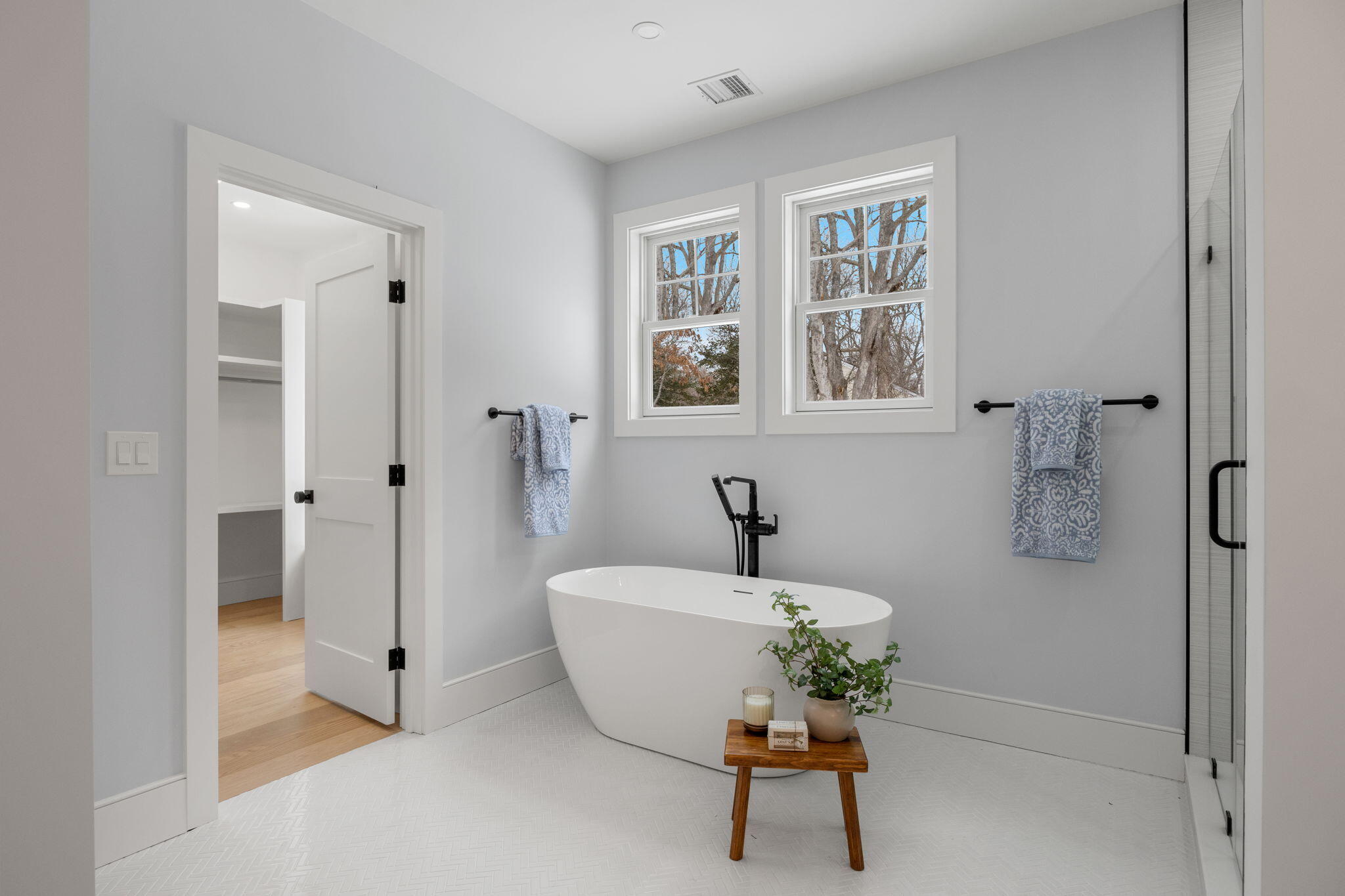 28 Spinnaker Street Sandwich, MA 02563 - Photo 32 of 55 a bathroom with a bathtub and a shower