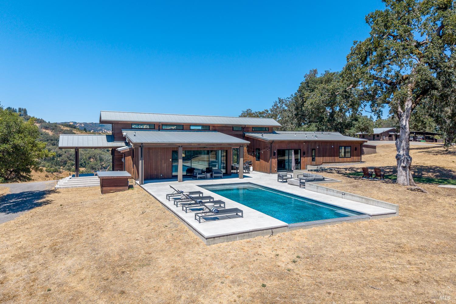 18115 Highlands Ridge Road Cloverdale, CA 95425 - Photo 3 of 87 Gallery Image 3