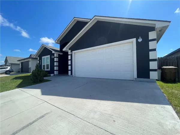 $3,300 | 4106 Azali Drive, Corpus Christi, TX 78414