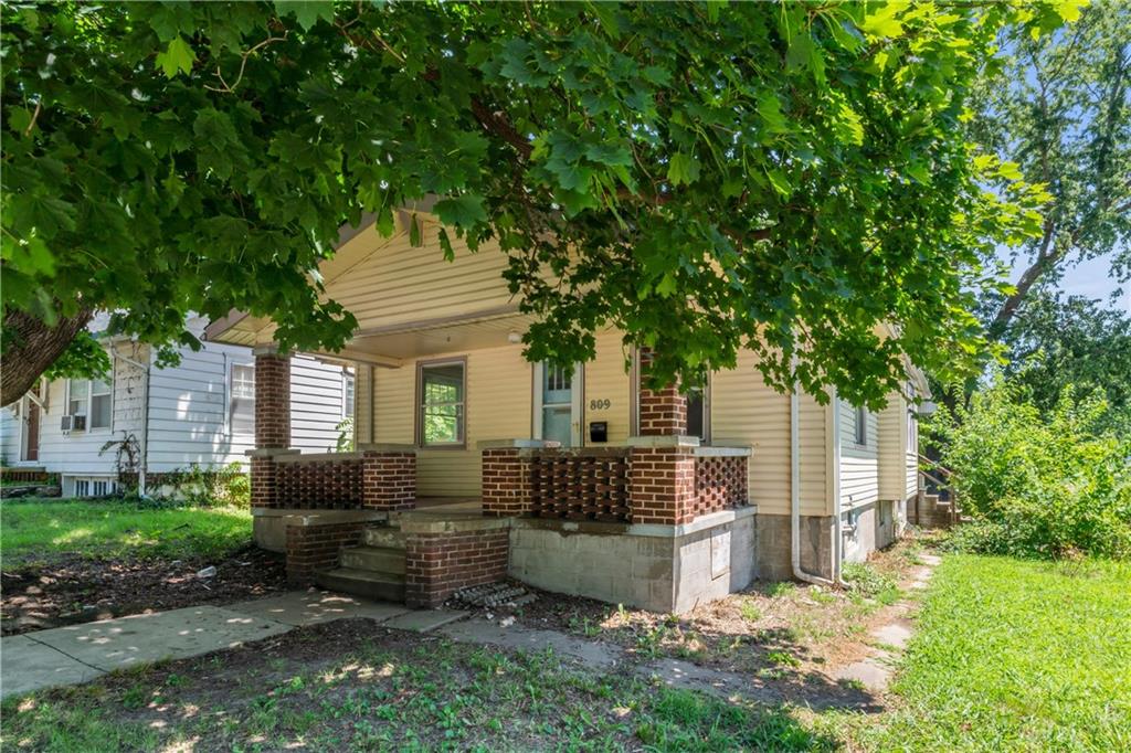 809 South Crysler Ave  