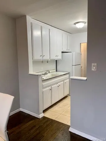 $2,545 | 43-60 Douglaston Parkway, Unit 101 | Douglaston