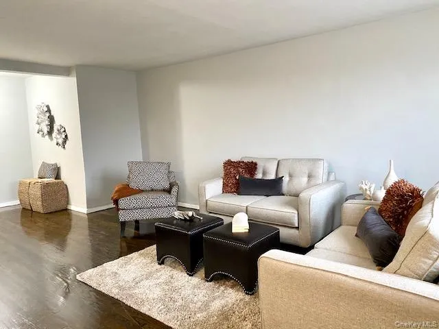 $2,545 | 43-60 Douglaston Parkway, Unit 101 | Douglaston