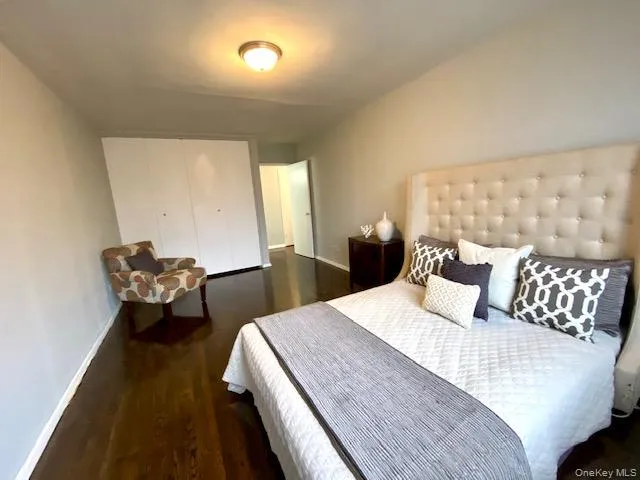 $2,545 | 43-60 Douglaston Parkway, Unit 101 | Douglaston