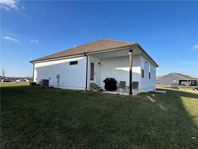 $354,900 | 12505 South Woodlawn Drive, Lee's Summit, MO 64086