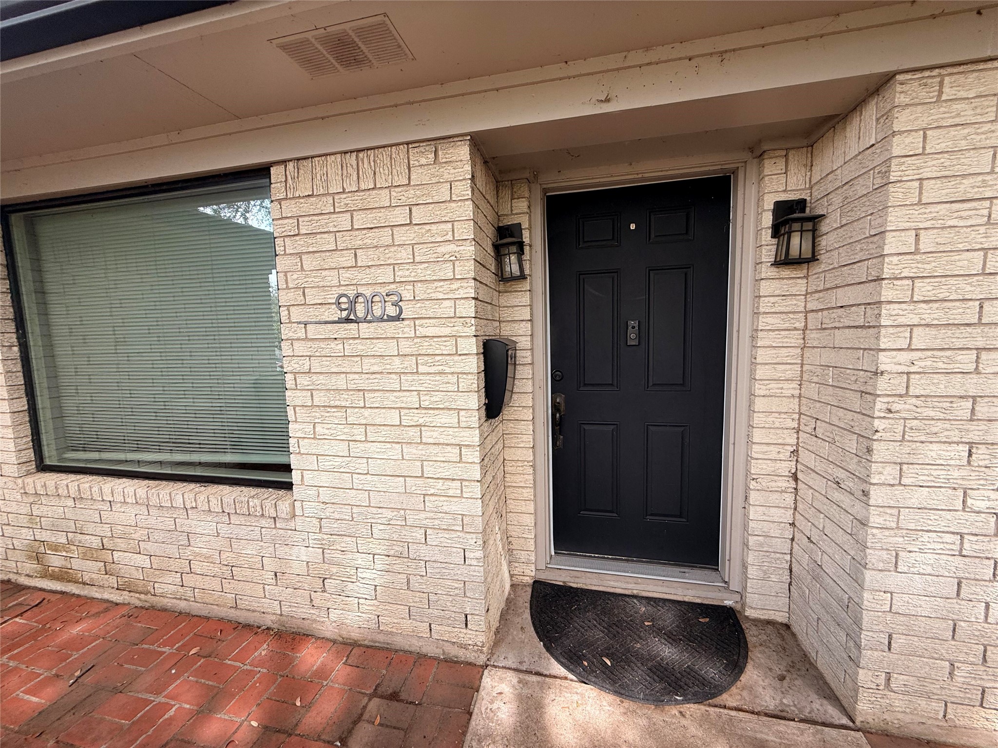 9003 Hunters Trace Austin, TX 78758 - Photo 4 of 22