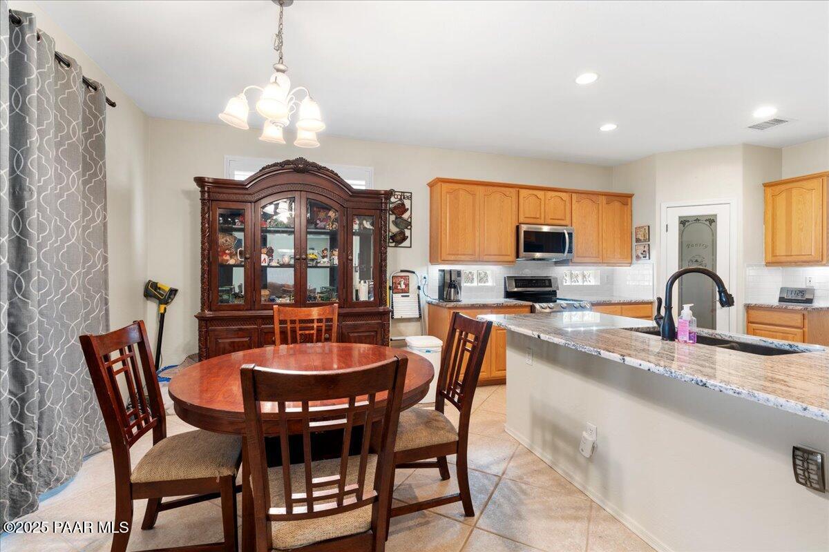 1915 North Bittersweet Way Prescott Valley, AZ 86314 - Photo 13 of 45 12-Dining Area