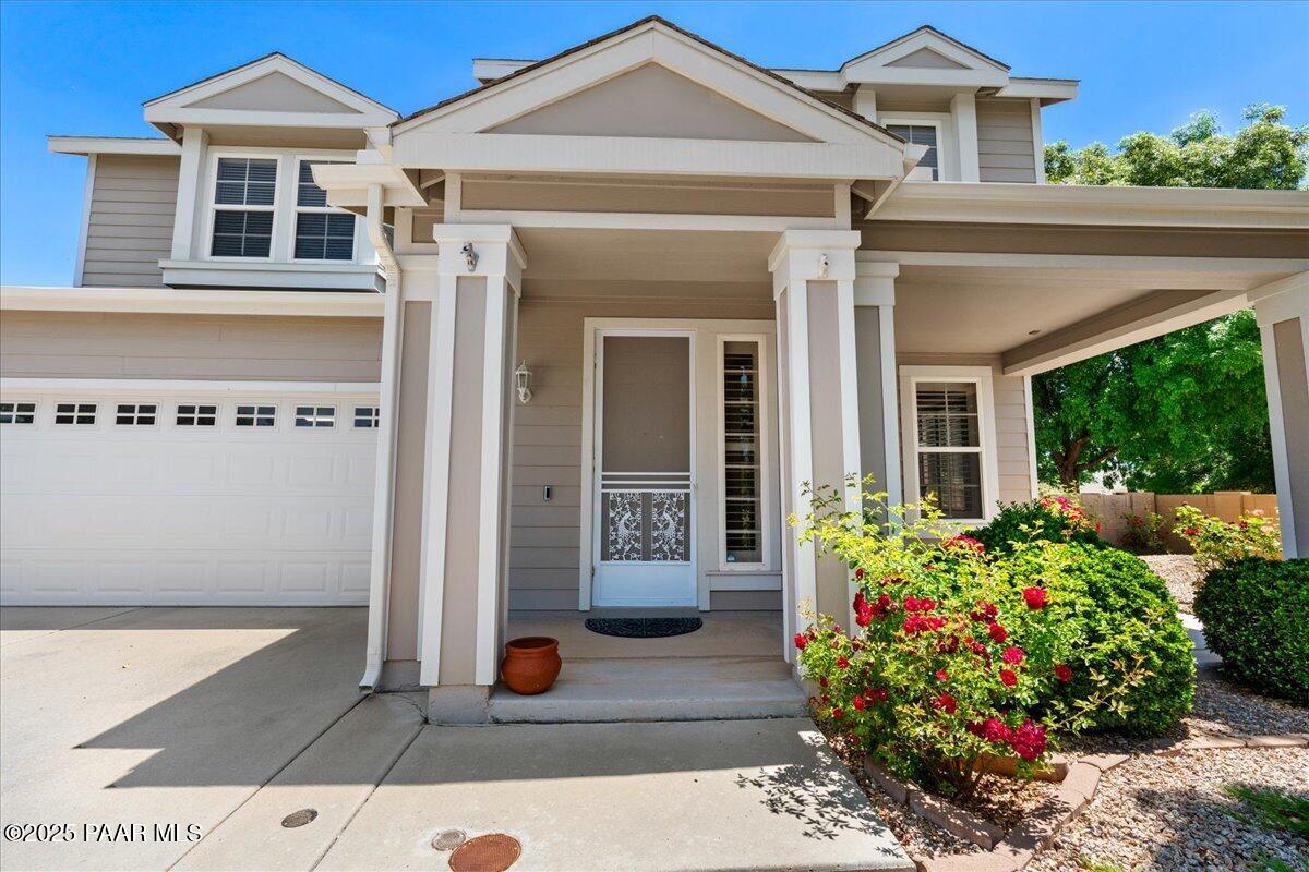 1915 North Bittersweet Way Prescott Valley, AZ 86314 - Photo 5 of 45 04-Front Entryway