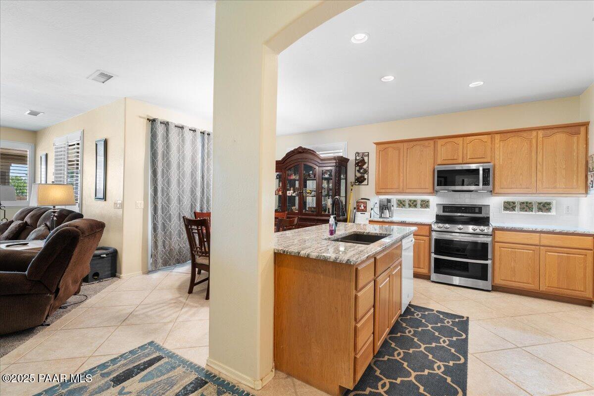 1915 North Bittersweet Way Prescott Valley, AZ 86314 - Photo 10 of 45 09-Kitchen & Dining Area