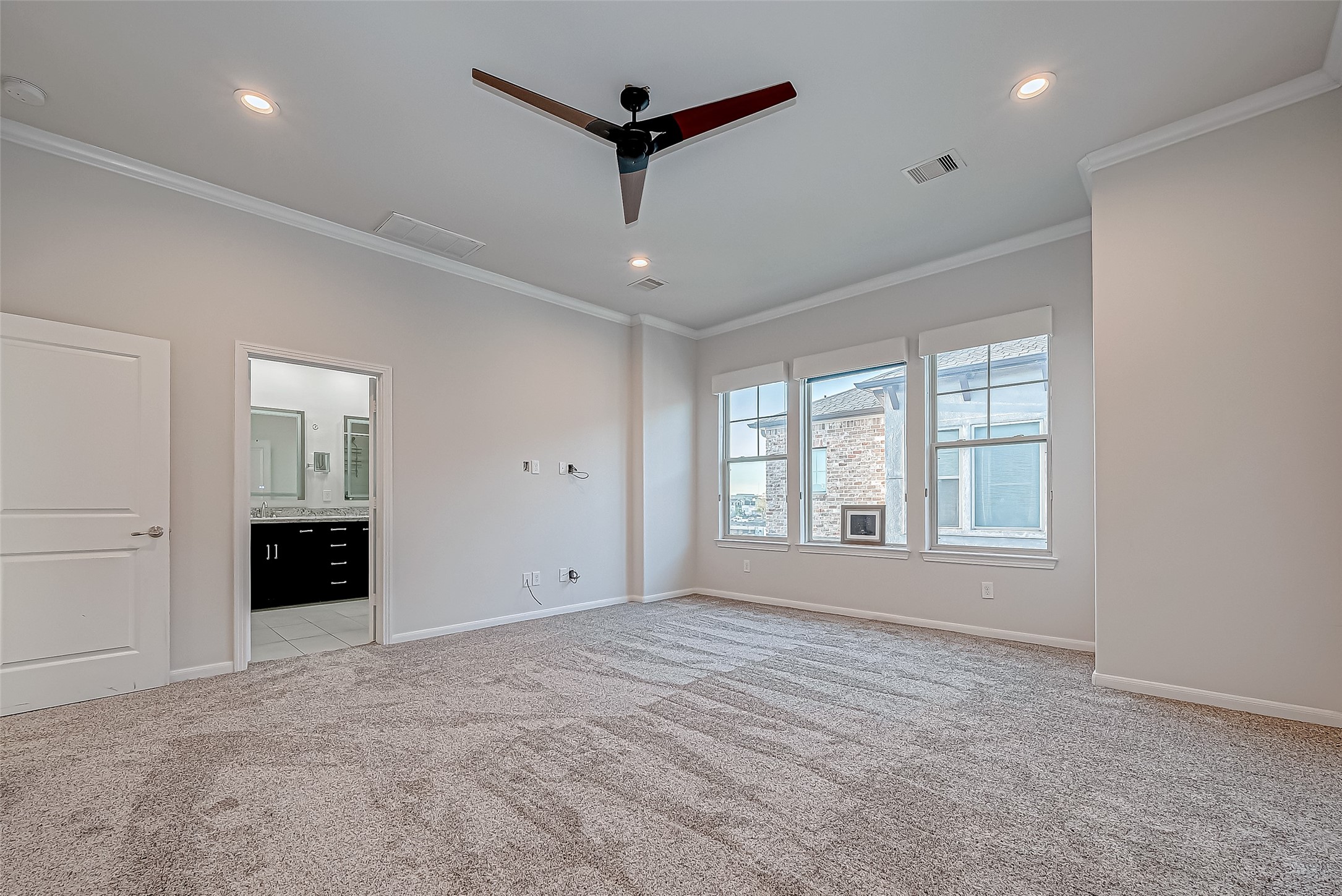 2227 Chenevert Street Houston, TX 77003 - Photo 16 of 24 a view of an empty room with a window