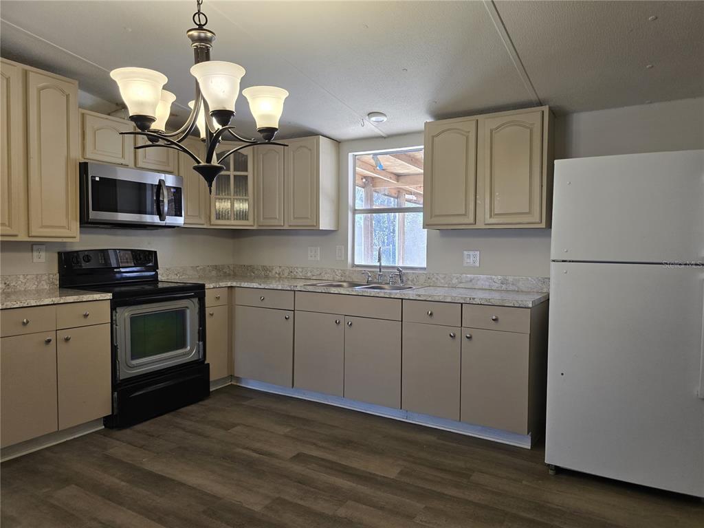 8013 Formby Street Riverview, FL 33578 - Photo 7 of 27