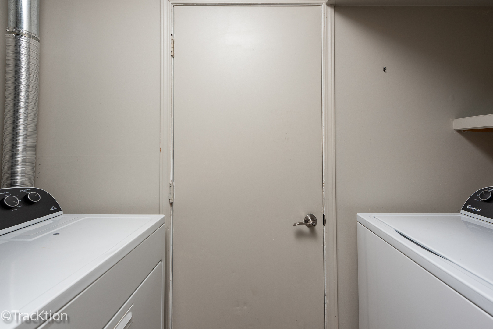 122 Creston Circle, Unit 122 Aurora, IL 60504 - Photo 18 of 22 a bathroom with a sink and toilet