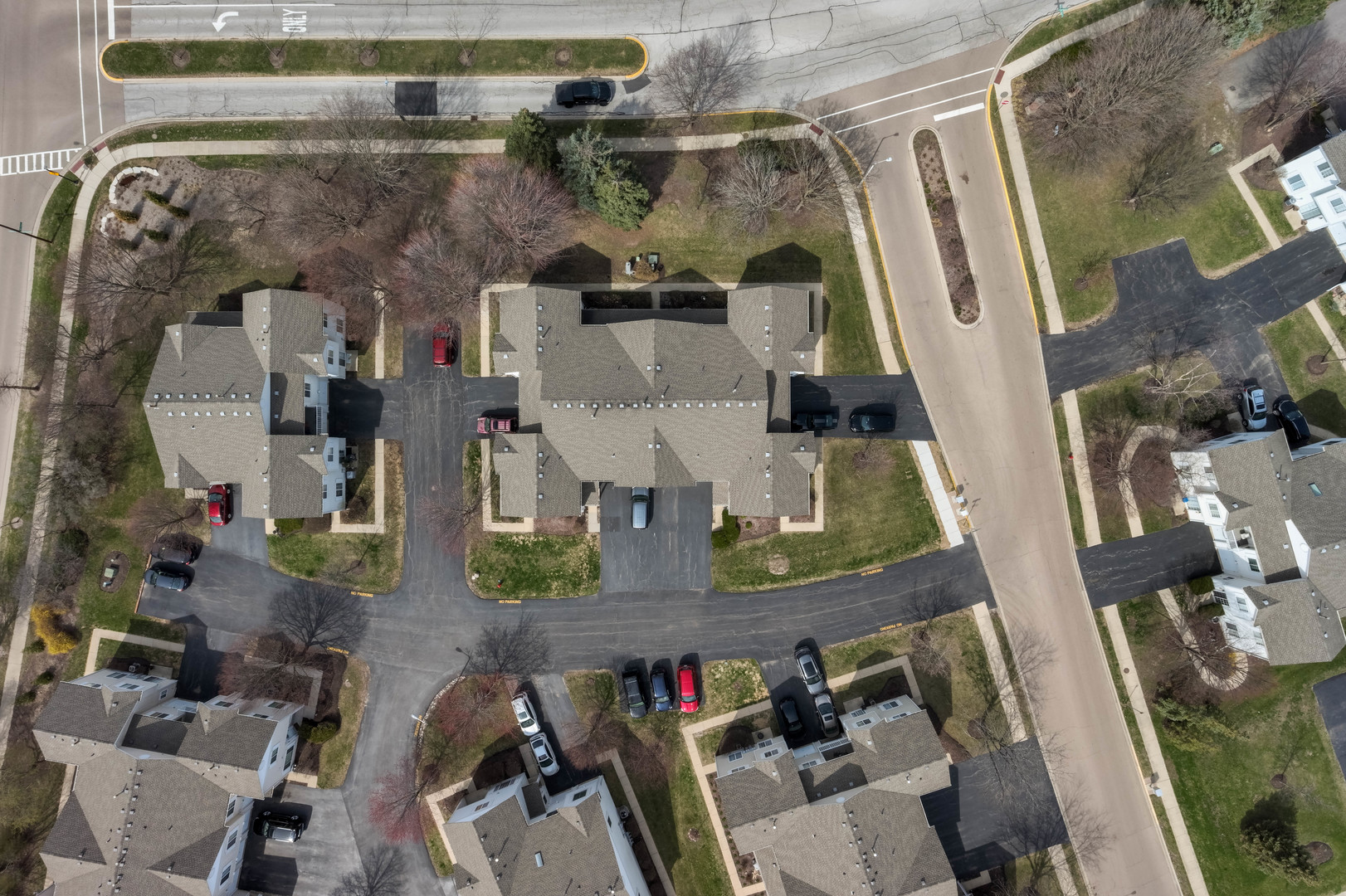 122 Creston Circle, Unit 122 Aurora, IL 60504 - Photo 19 of 22 a view of entryway