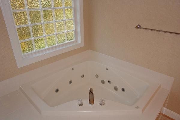 104 Claybrook Court Blue Ridge, VA 24064 - Photo 34 of 74 a bathroom with a bathtub