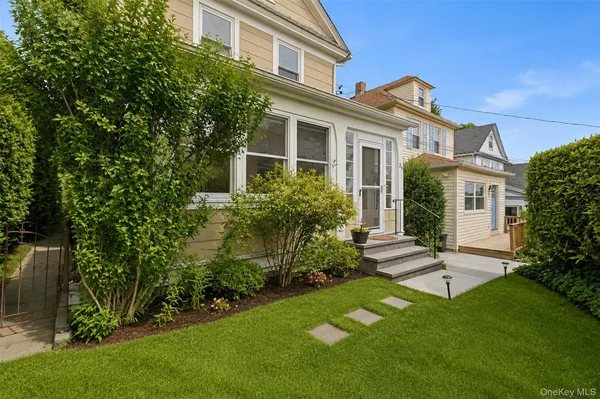 $5,000 | 24 Plymouth Road, Larchmont, NY 10538