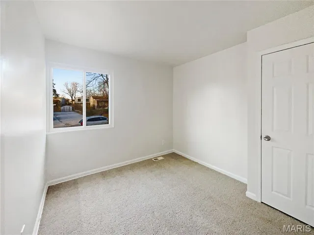 $248,000 | 19 Deerpath Drive, St. Peters, MO 63376