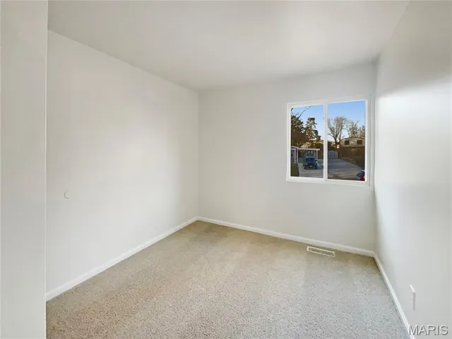 $248,000 | 19 Deerpath Drive, St. Peters, MO 63376