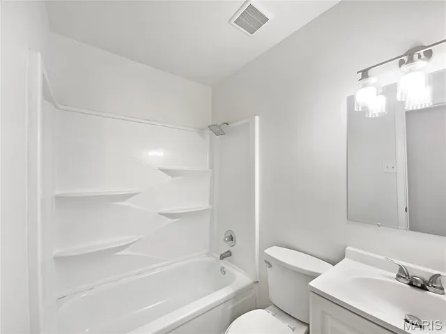 $248,000 | 19 Deerpath Drive, St. Peters, MO 63376