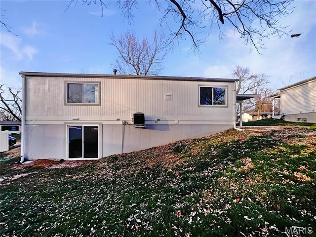 $248,000 | 19 Deerpath Drive, St. Peters, MO 63376