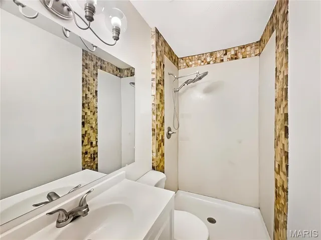 $248,000 | 19 Deerpath Drive, St. Peters, MO 63376