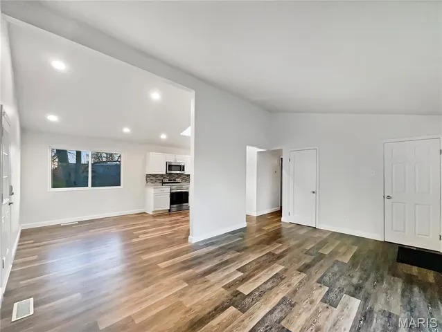 $248,000 | 19 Deerpath Drive, St. Peters, MO 63376