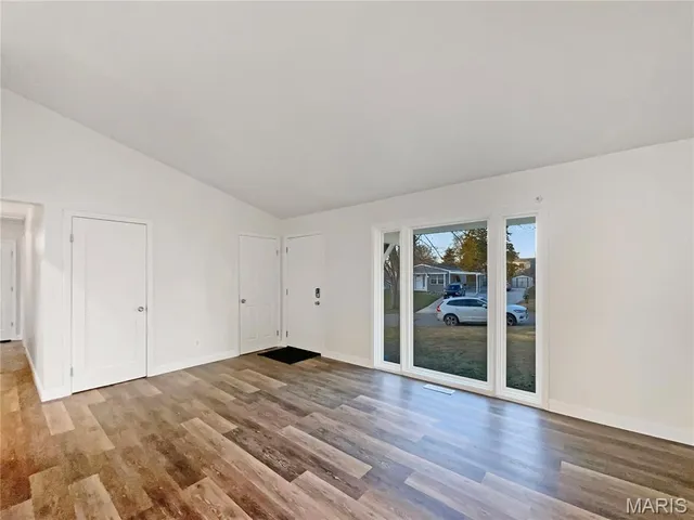 $248,000 | 19 Deerpath Drive, St. Peters, MO 63376