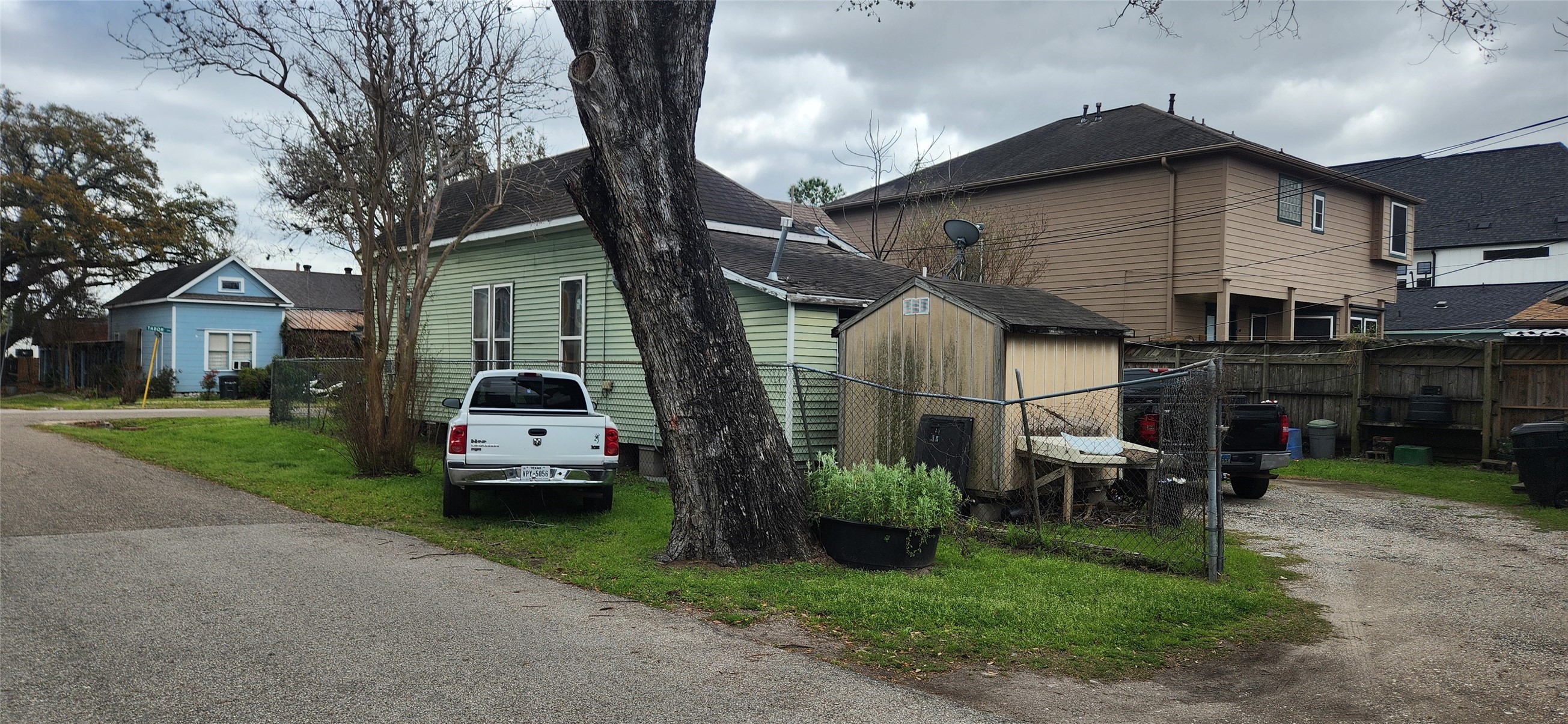 211 Tabor Street Houston, TX 77009 - Photo 9 of 11 a view of a house with patio