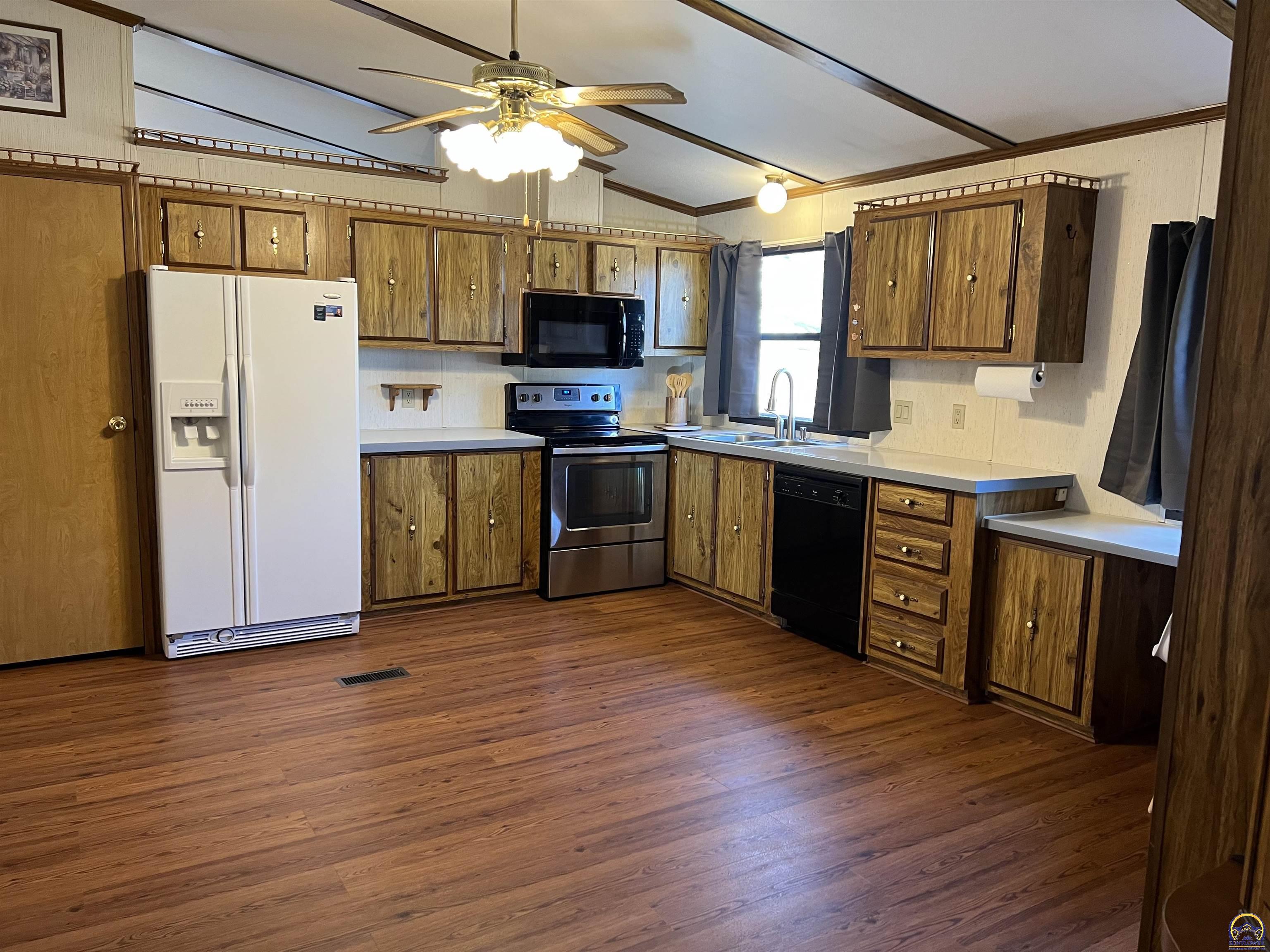 1015 Southeast Shawnee Heights Road Tecumseh, KS 66542 - Photo 14 of 23