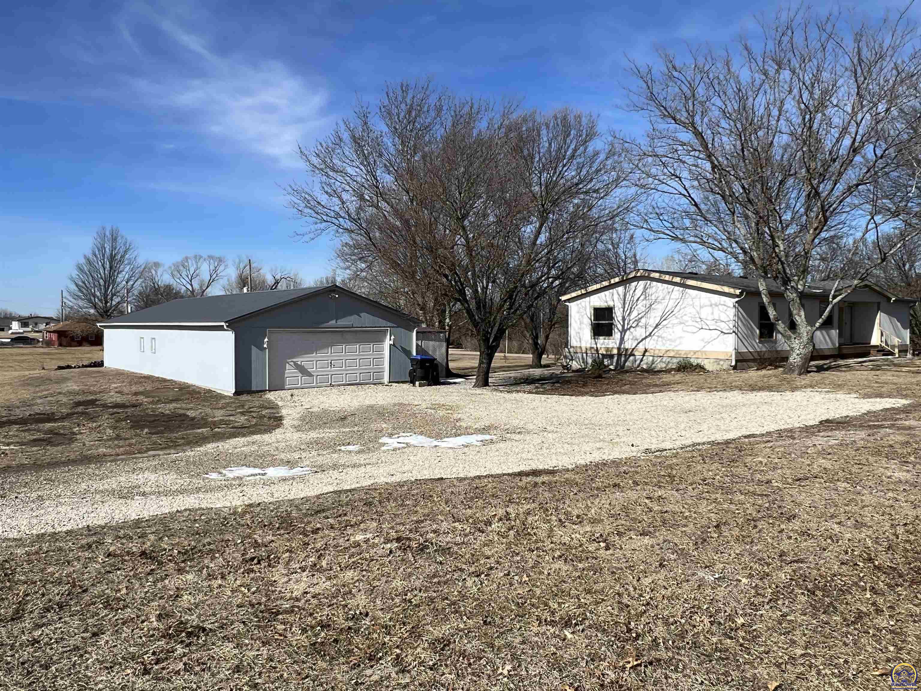 1015 Southeast Shawnee Heights Road Tecumseh, KS 66542 - Photo 4 of 23 detached garage