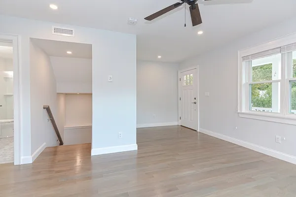 $3,700 | 6 Lord Terrace, Unit 1, Woburn, MA 01801
