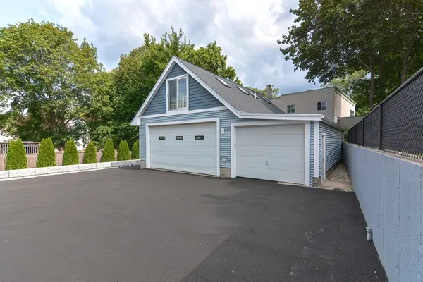 $3,700 | 6 Lord Terrace, Unit 1, Woburn, MA 01801