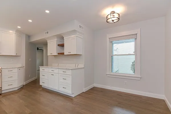 $3,700 | 6 Lord Terrace, Unit 1, Woburn, MA 01801