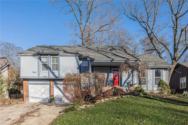 $349,900 | 9029 Acuff Lane, Lenexa, KS 66215