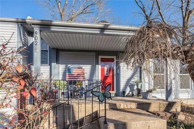 $349,900 | 9029 Acuff Lane, Lenexa, KS 66215