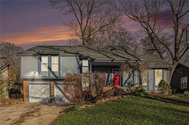 $349,900 | 9029 Acuff Lane, Lenexa, KS 66215