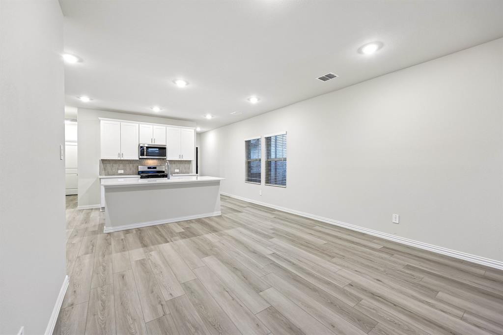 1601 Arches Road Anna, TX 75409 - Photo 11 of 39 Photo is not of the actual home, but is an inspirational photo of builder’s model home and may depict options, furnishings, and/or decorator features that are not included.