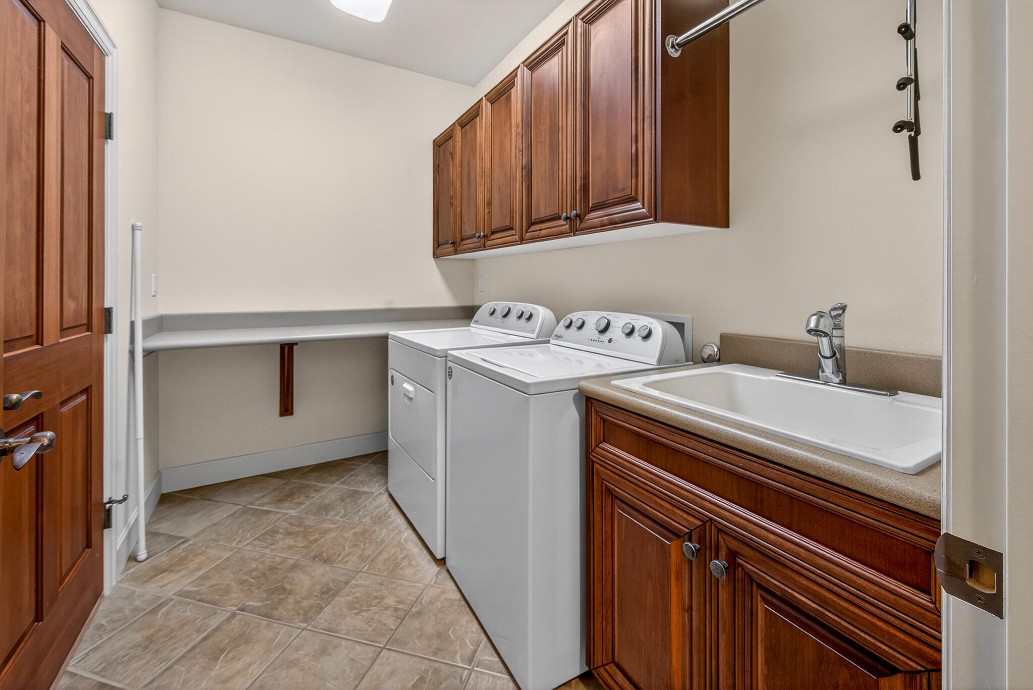 19305 Brookside Way Bend, OR 97702 - Photo 32 of 47 Laundry
