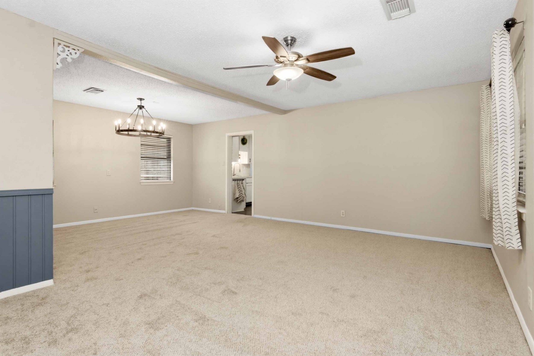 2926 Beverly Road Pasadena, TX 77503 - Photo 9 of 23 Living room and dining combo.