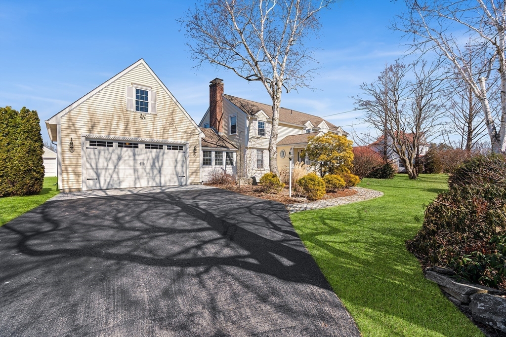 302 Boston Road Sutton, MA 01590 - Photo 3 of 39