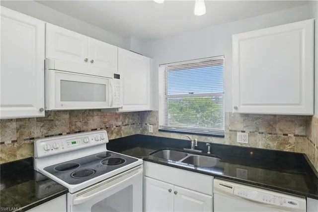 $1,700 | 170 Turtle Lake Court, Unit 301, Naples, FL 34105