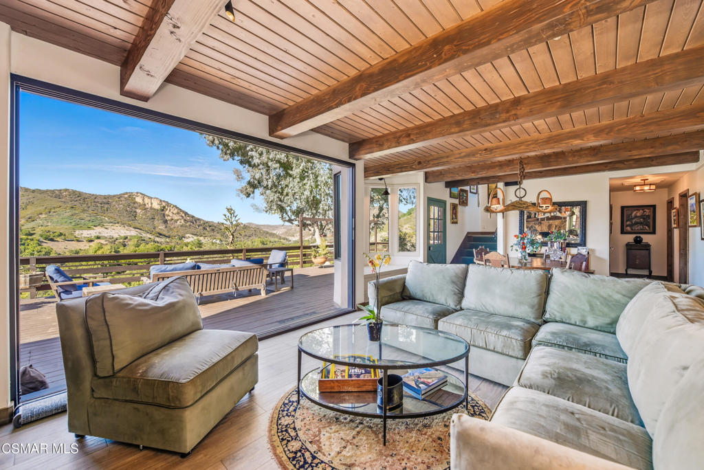 356 East Carlisle Road Thousand Oaks, CA 91361 - Photo 3 of 74