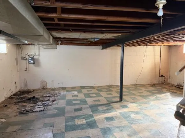 $172,000 | 1600 Hollywood Street, Dearborn, MI 48124