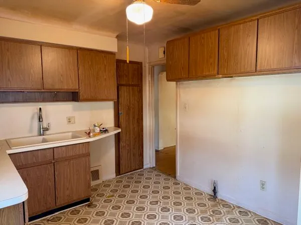 $172,000 | 1600 Hollywood Street, Dearborn, MI 48124