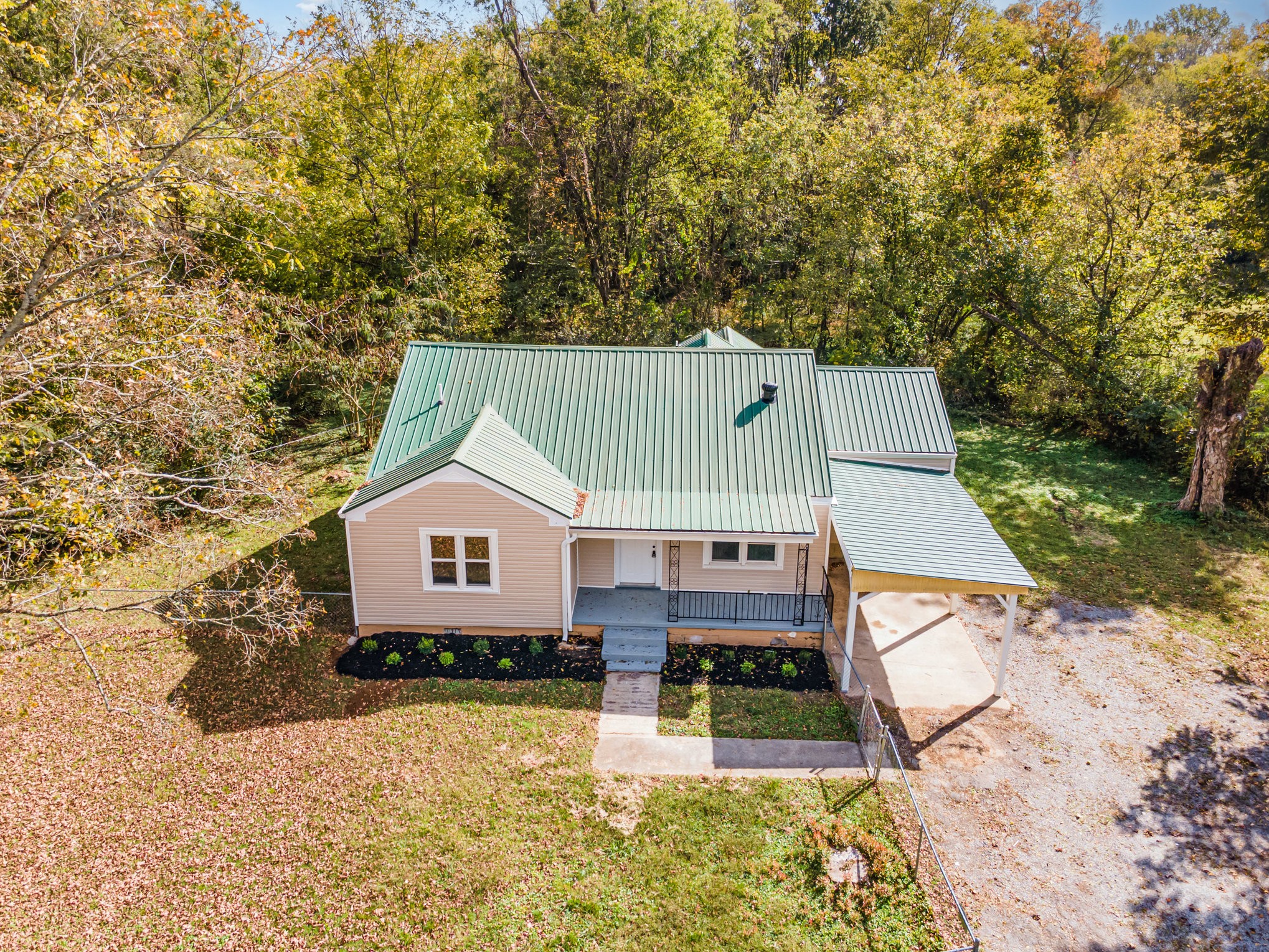 417 West Coffee Street Tullahoma, TN 37388 - Photo 2 of 34 a front view of a house with a yard