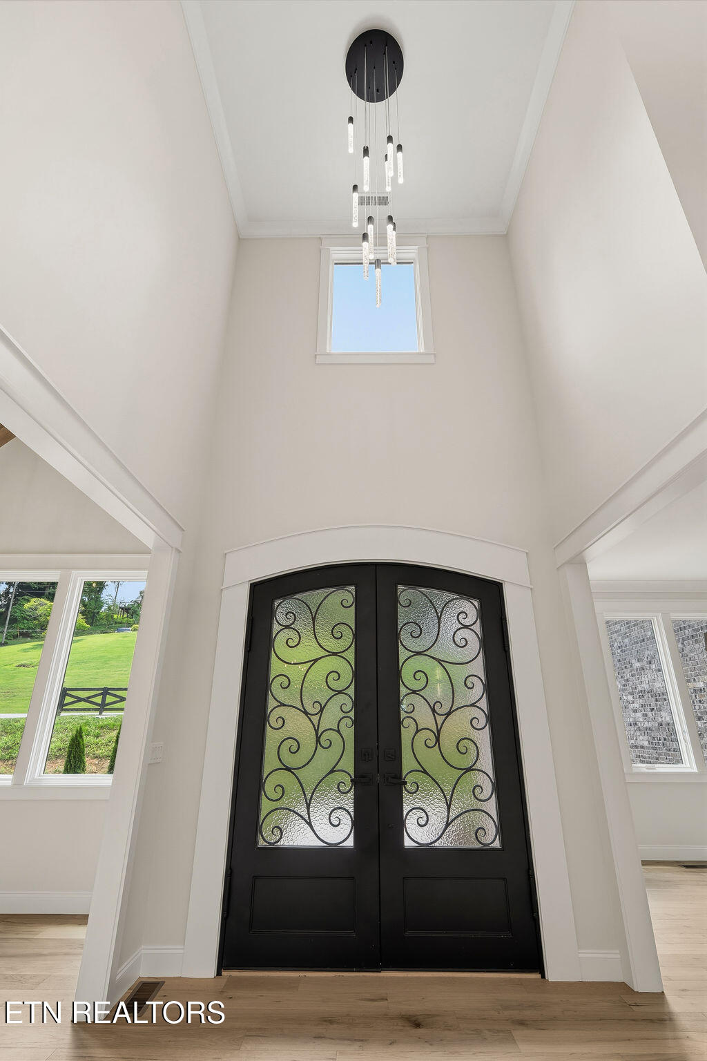 526 River Road Loudon, TN 37774 - Photo 6 of 46 Foyer