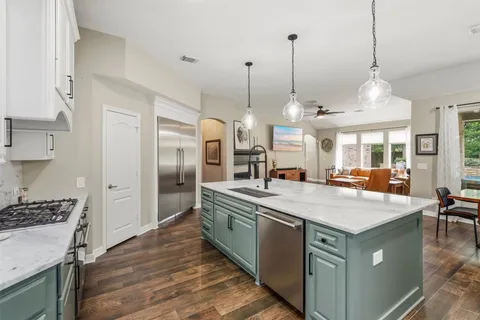 $869,000 | 13249 Autumn Ash Drive, Conroe, TX 77302