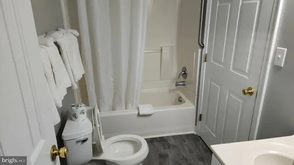 $999 | 105 Edward Taylor Road, Unit 215, Ocean City, MD 21842
