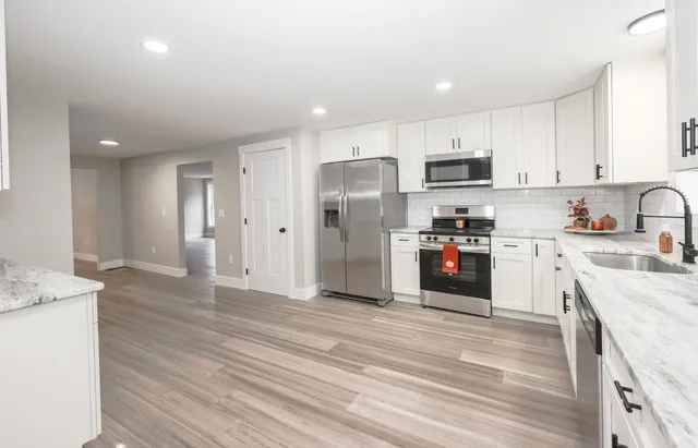 $619,900 | 1 A Sheraton Drive, Hudson, NH 03051