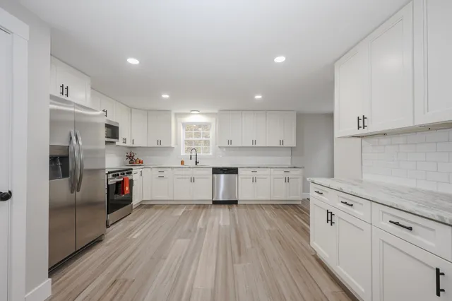 $619,900 | 1 A Sheraton Drive, Hudson, NH 03051